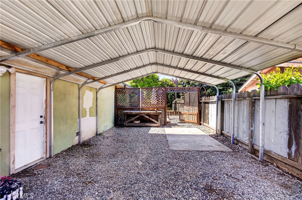 6 Mayfair Property Photo 49