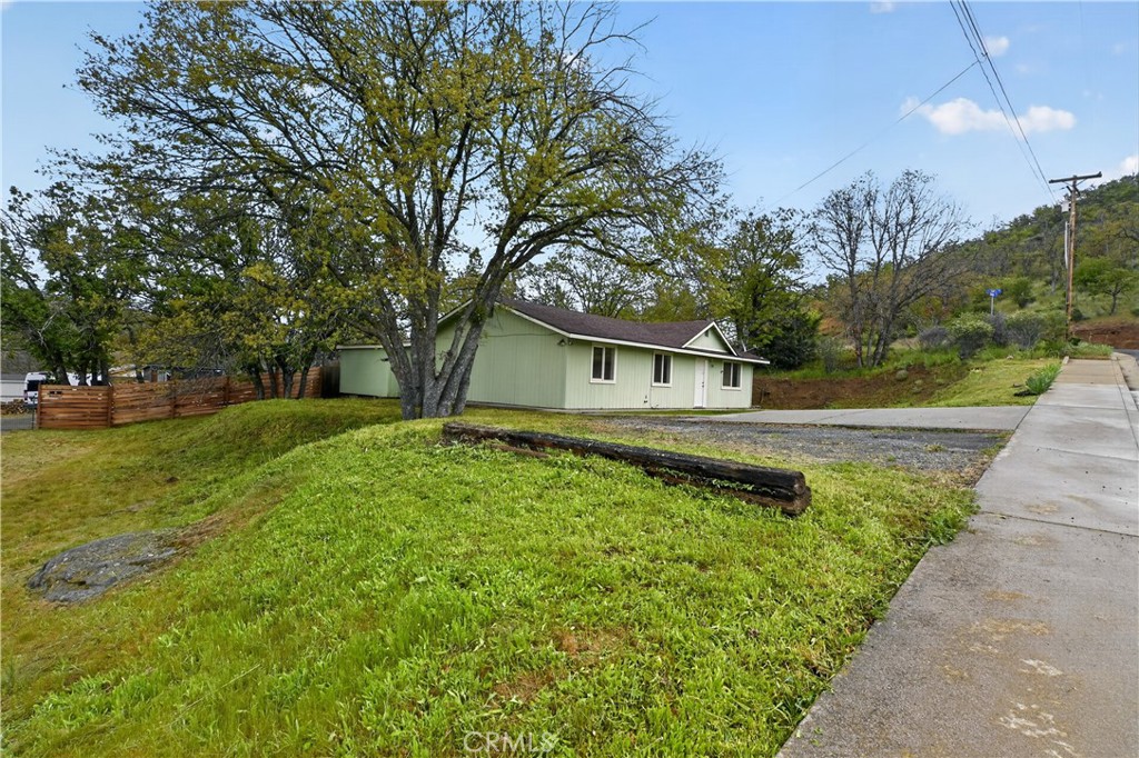 1120 Bluebird Property Photo 2