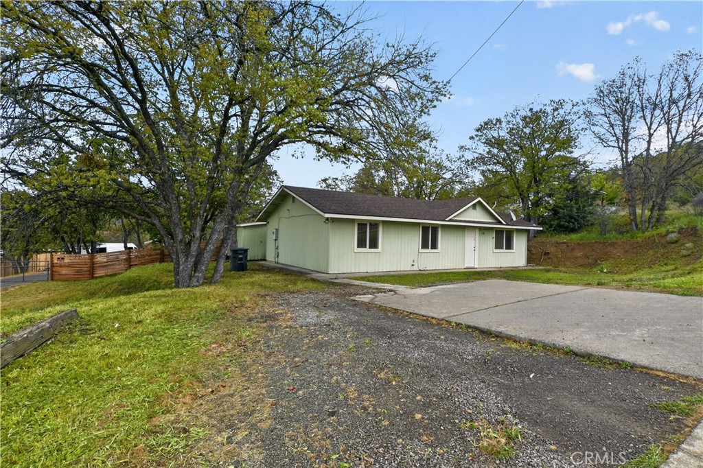 1120 Bluebird Property Photo 6