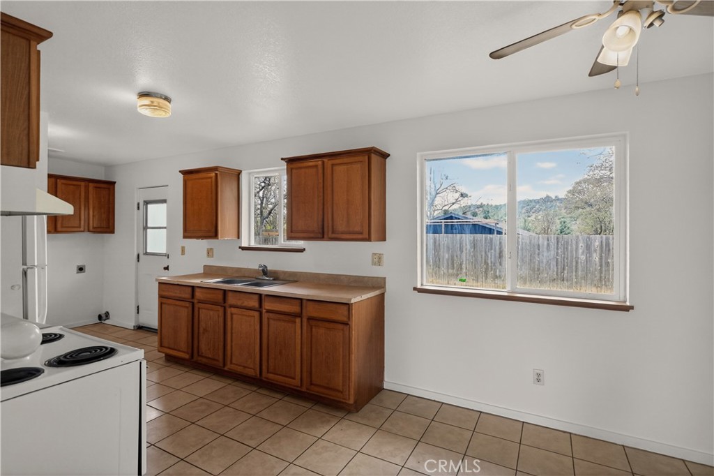 1120 Bluebird Property Photo 14