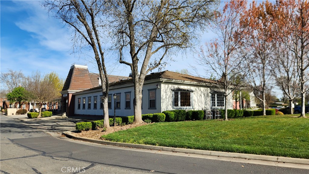 15 Independence Circle A-b Property Photo 2