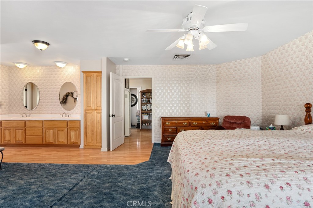 5735 Lunt Rd. Property Photo 23