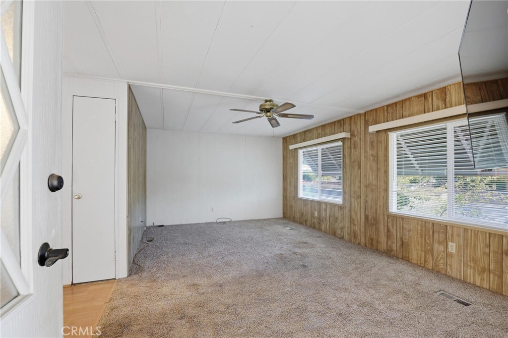 162 Willow Pkwy Property Photo 6