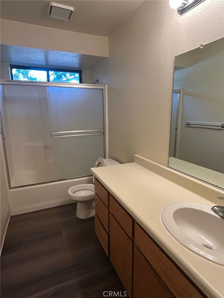 1020 W 4th Street Property Photo 5