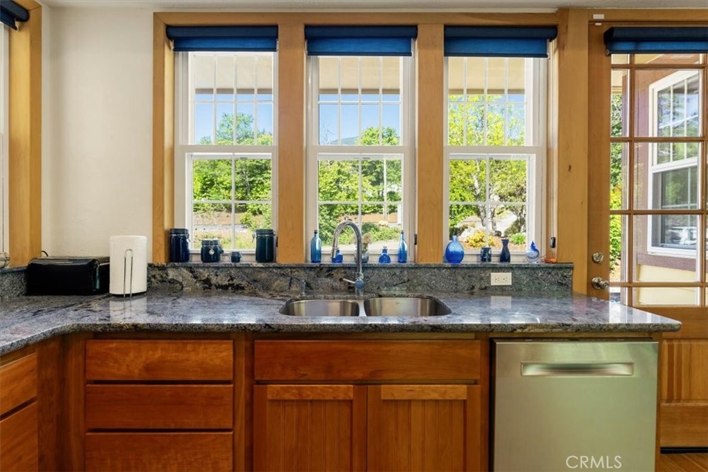 6200 Scherrer Property Photo 11