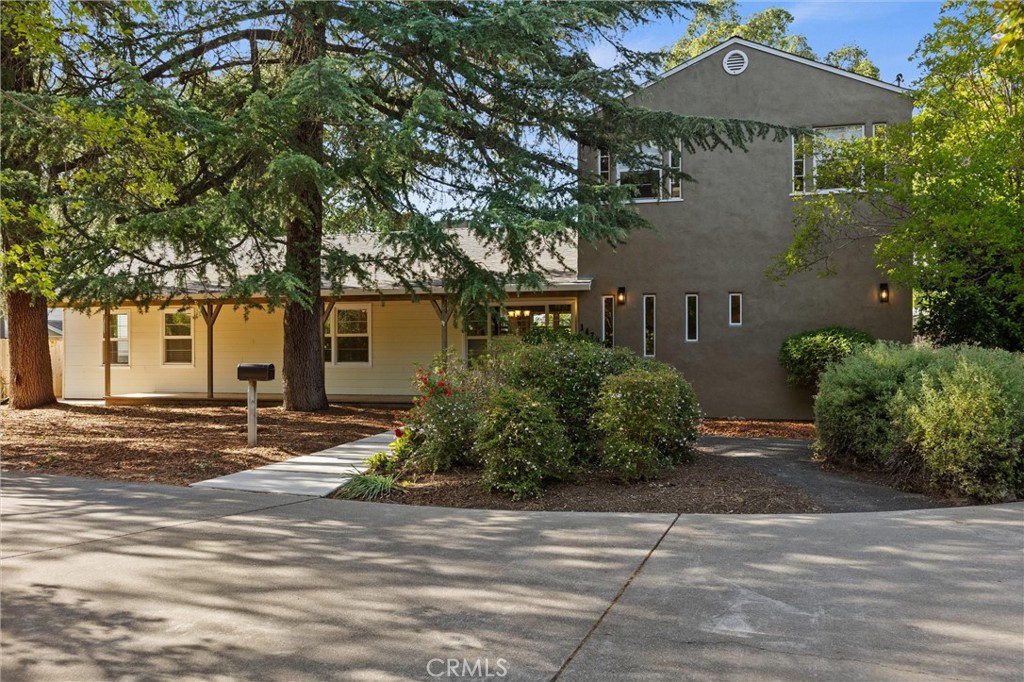 1470 Vallombrosa Avenue Property Photo 1