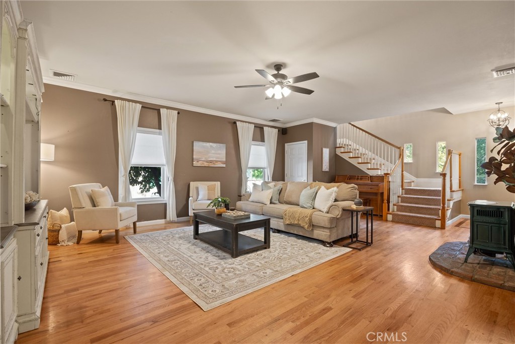 1470 Vallombrosa Avenue Property Photo 2