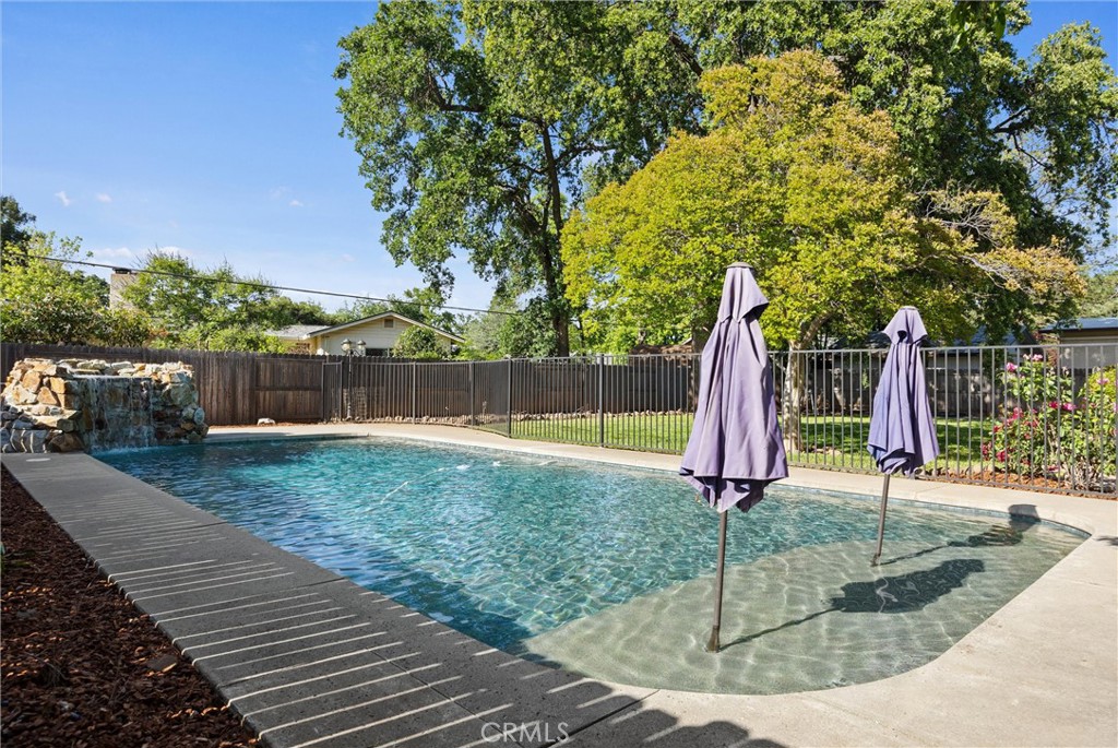 1470 Vallombrosa Avenue Property Photo 8