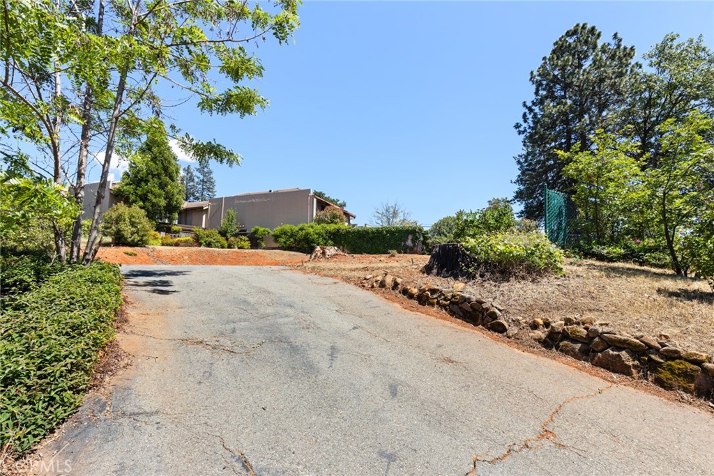 999 Saxberg Property Photo 5