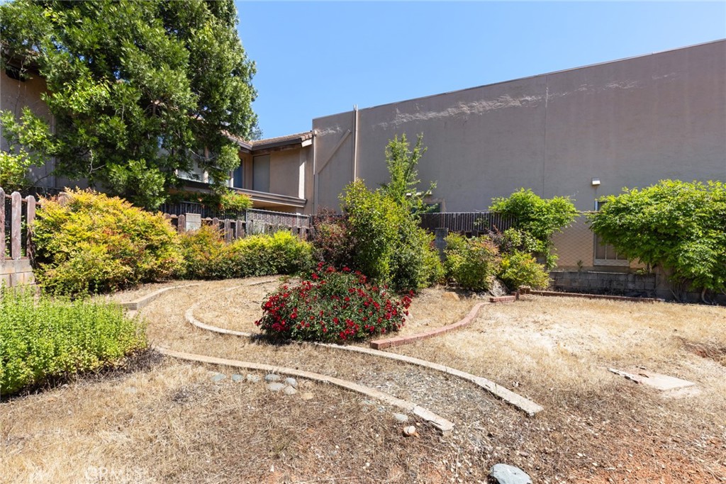 999 Saxberg Property Photo 8