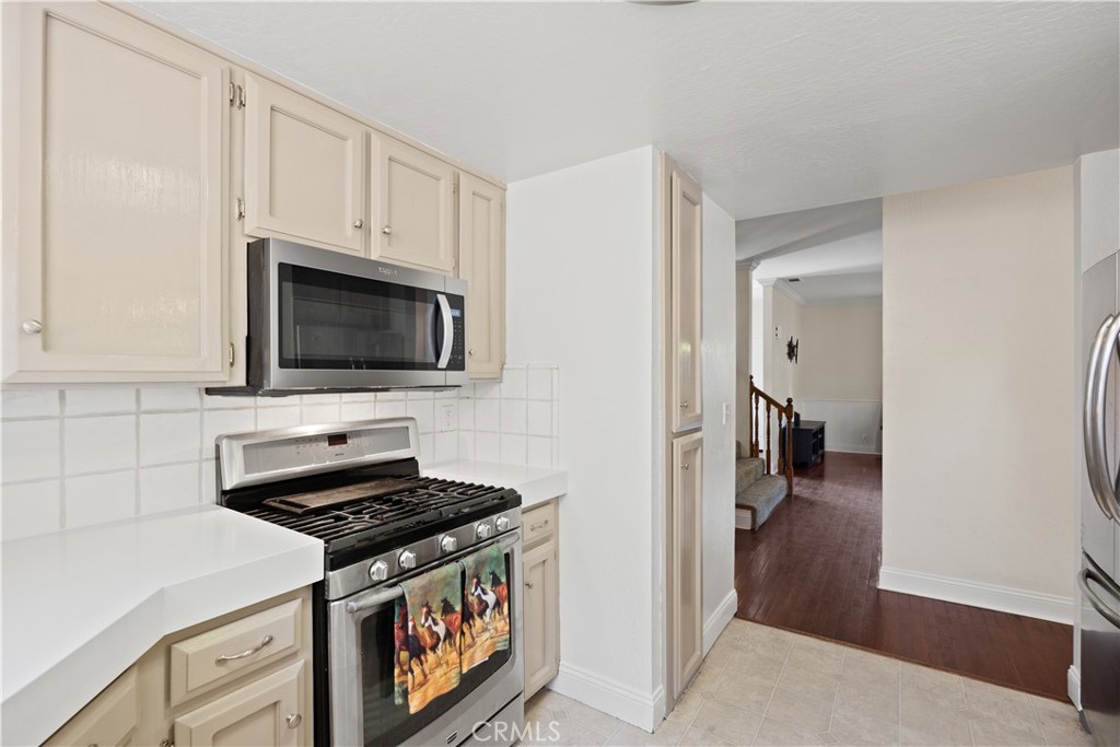 821 Victorian Park Property Photo 18