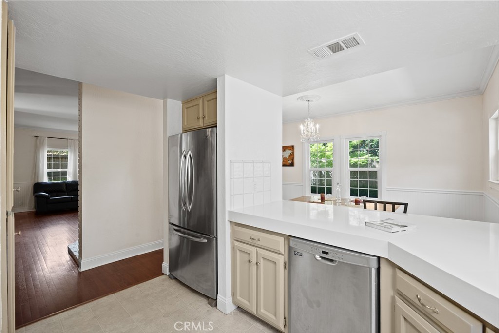 821 Victorian Park Property Photo 19