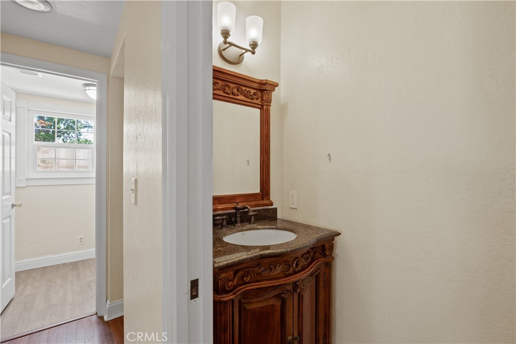 821 Victorian Park Property Photo 24