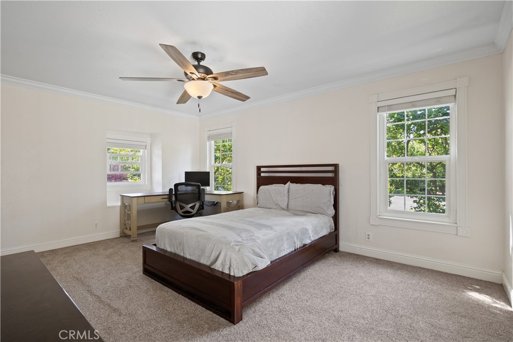 821 Victorian Park Property Photo 28