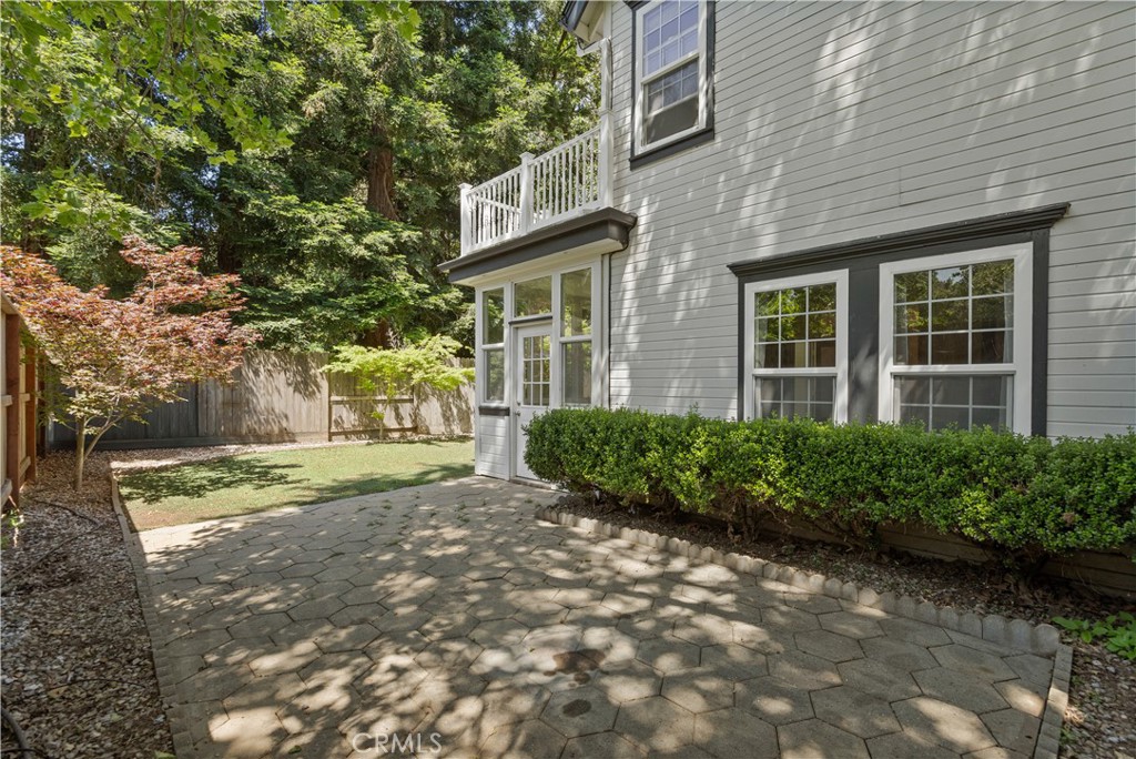 821 Victorian Park Property Photo 45