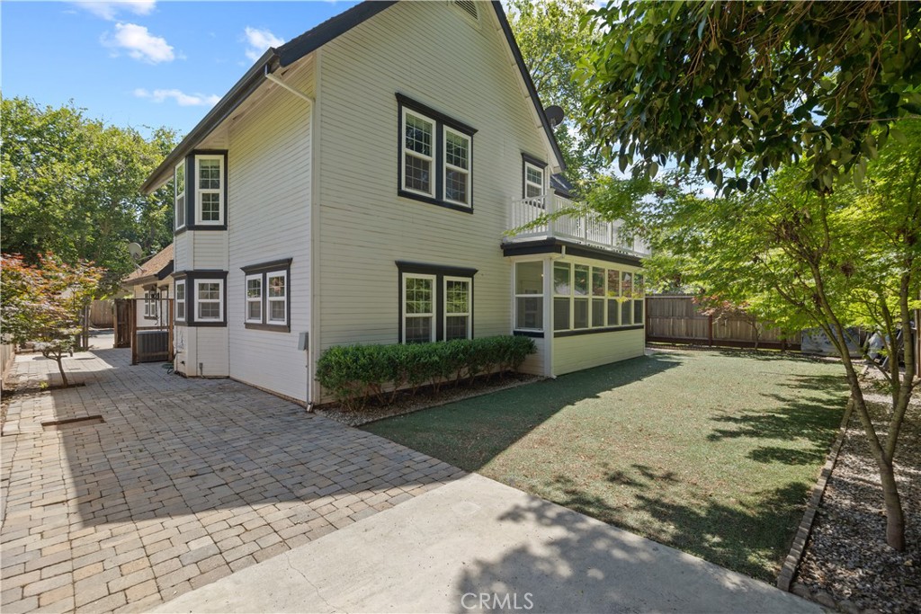 821 Victorian Park Property Photo 46