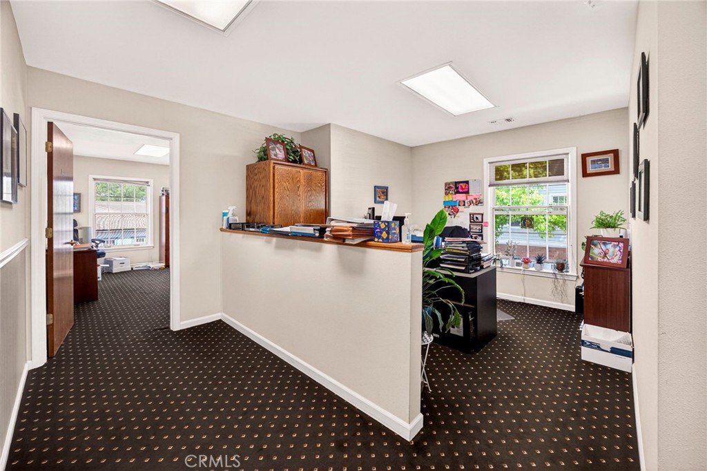 20 Independence Circle Property Photo 4