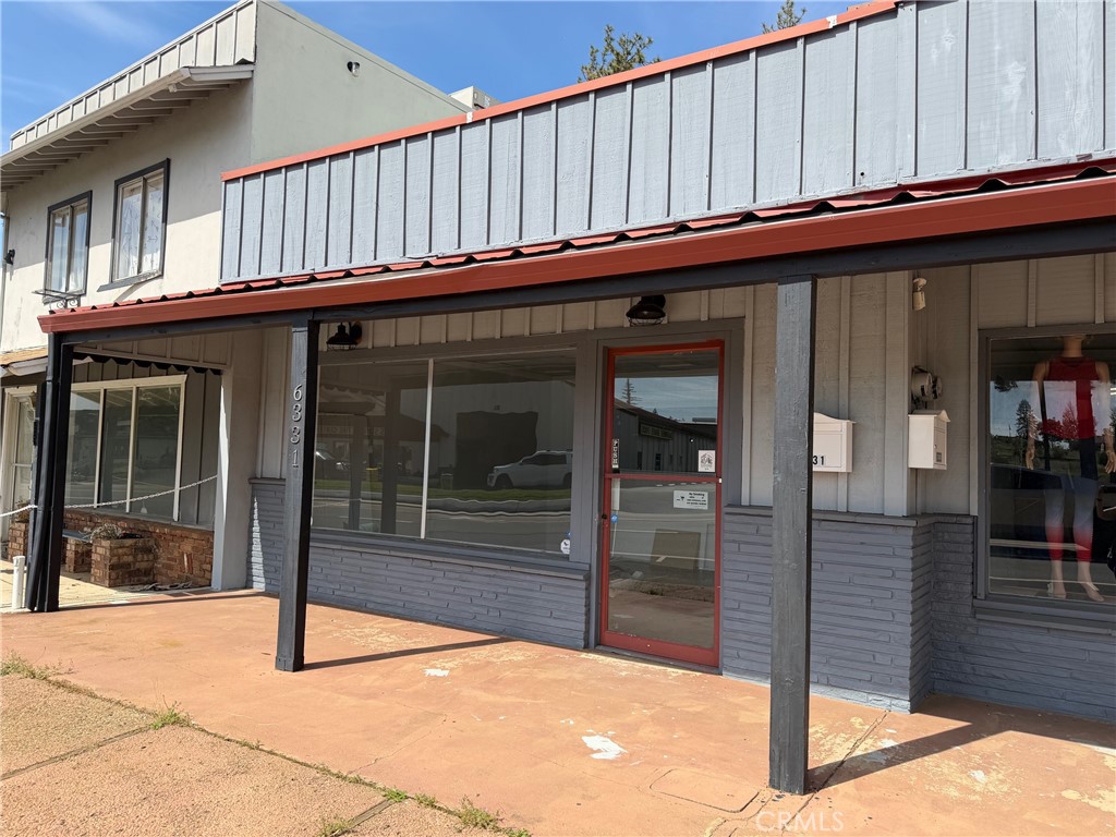 6331 Skyway Property Photo 2