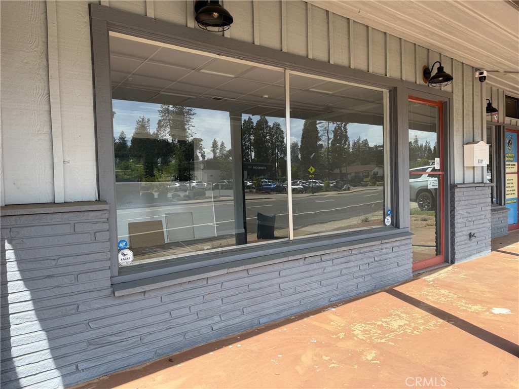 6331 Skyway Property Photo 4