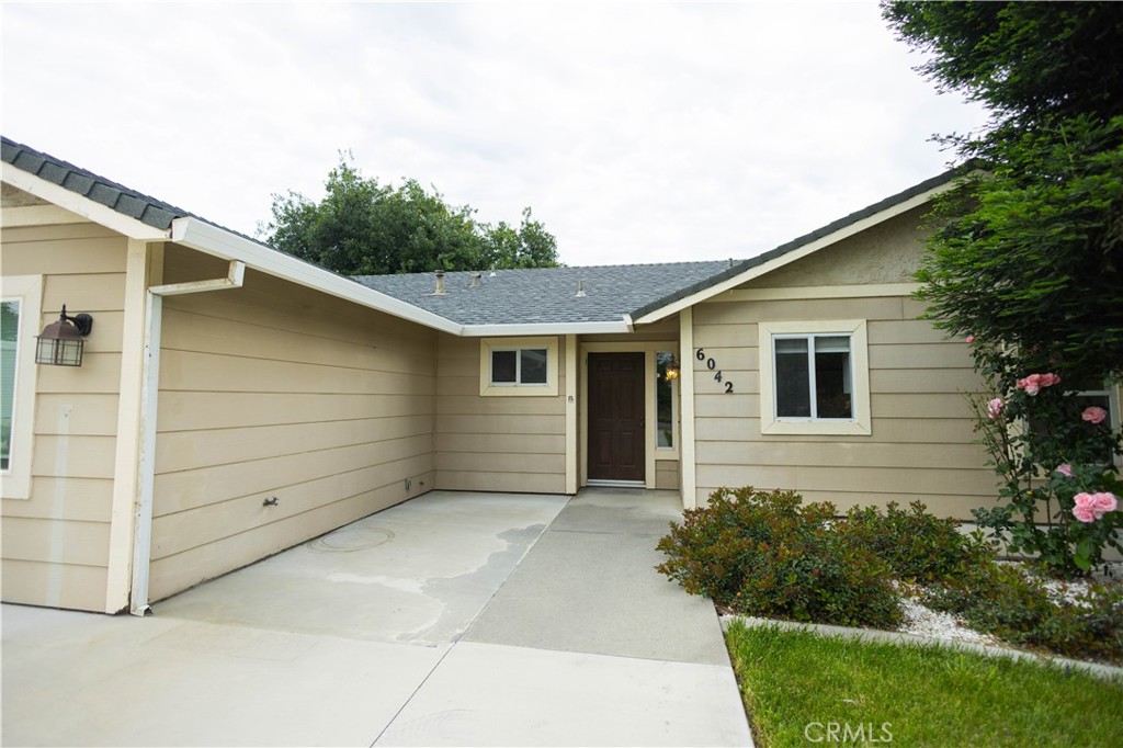 6042 Grange Property Photo 3