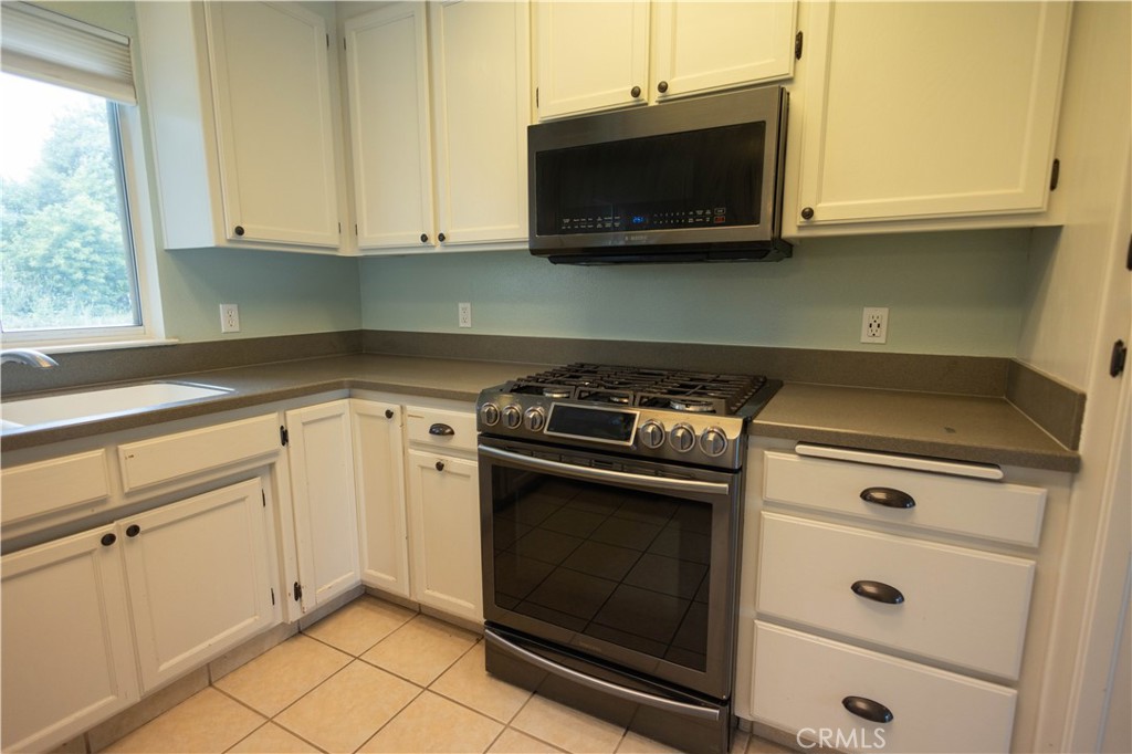 6042 Grange Property Photo 13