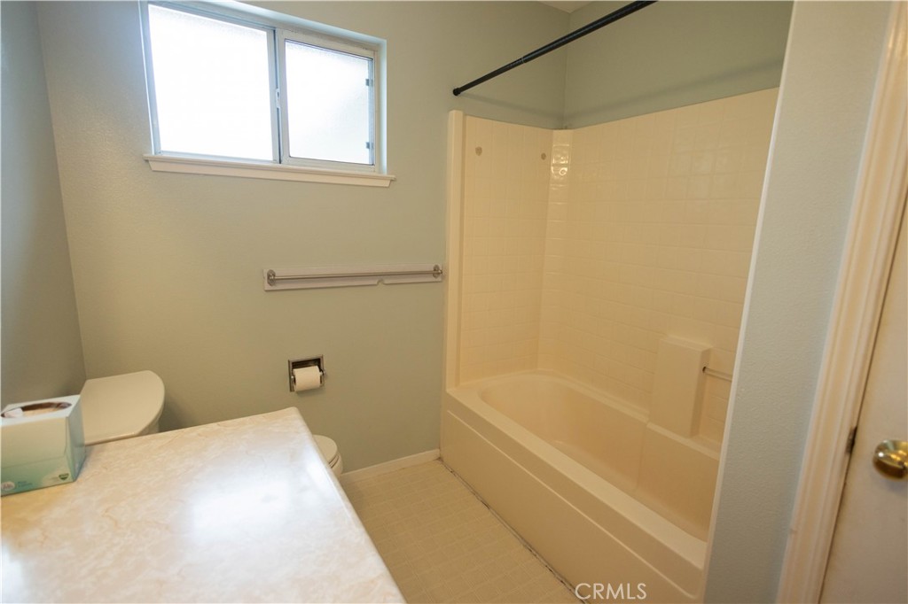 6042 Grange Property Photo 18
