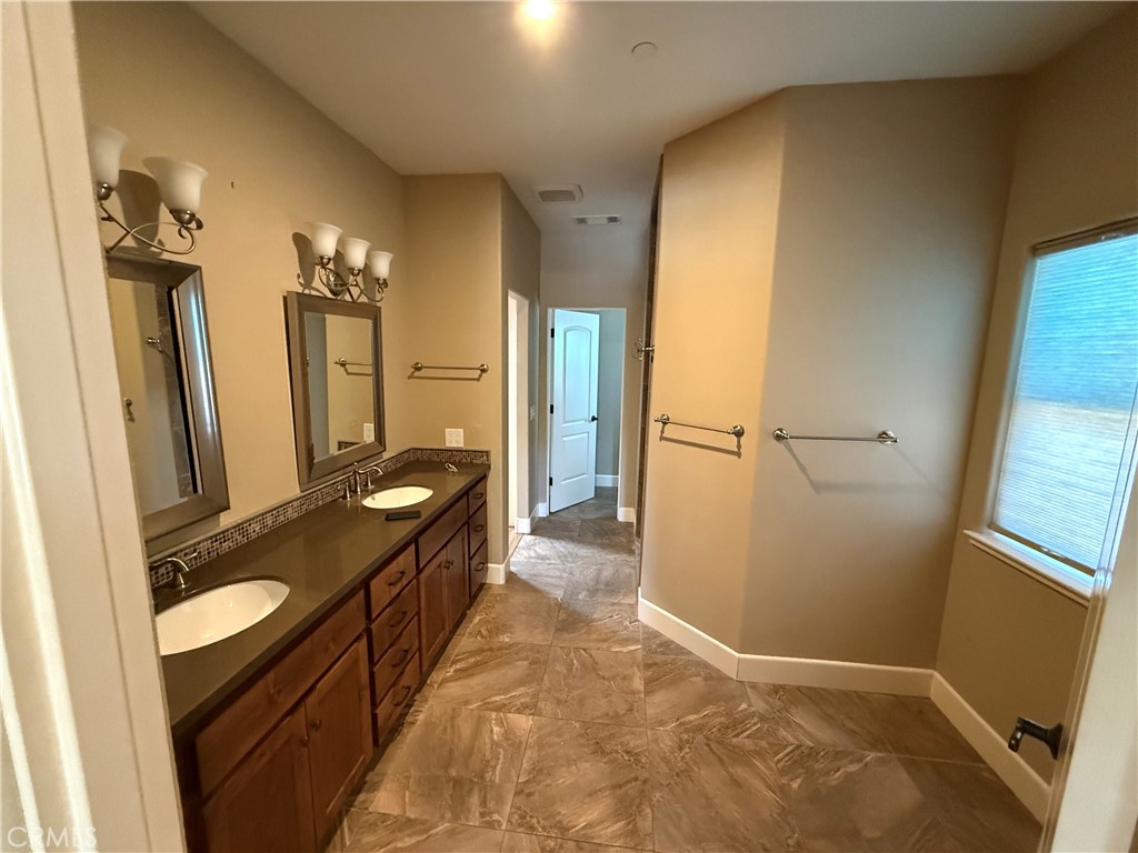 4870 5th Property Photo 12