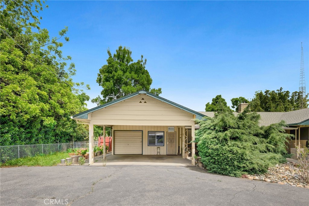7012 State Highway 32 Property Photo 4
