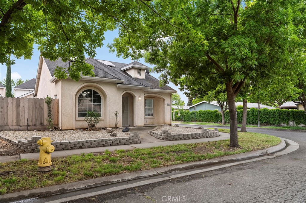2061 Rochester Property Photo 2