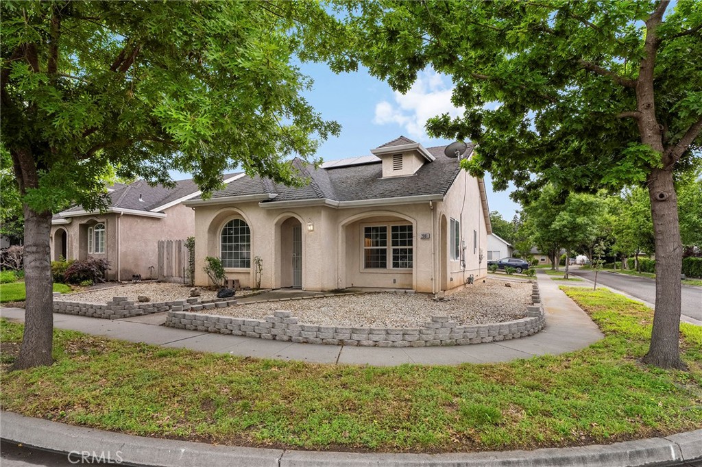 2061 Rochester Property Photo 3