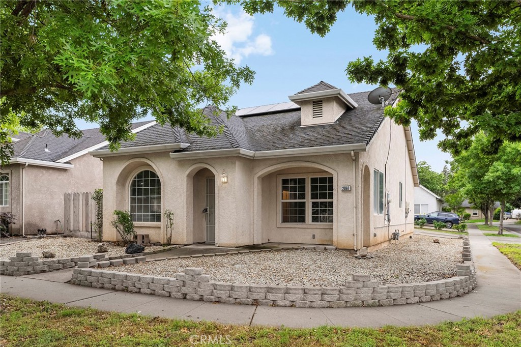2061 Rochester Property Photo 4
