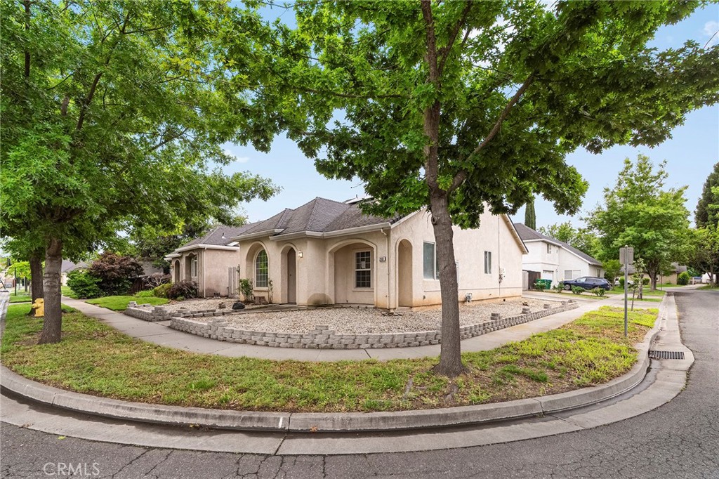 2061 Rochester Property Photo 5