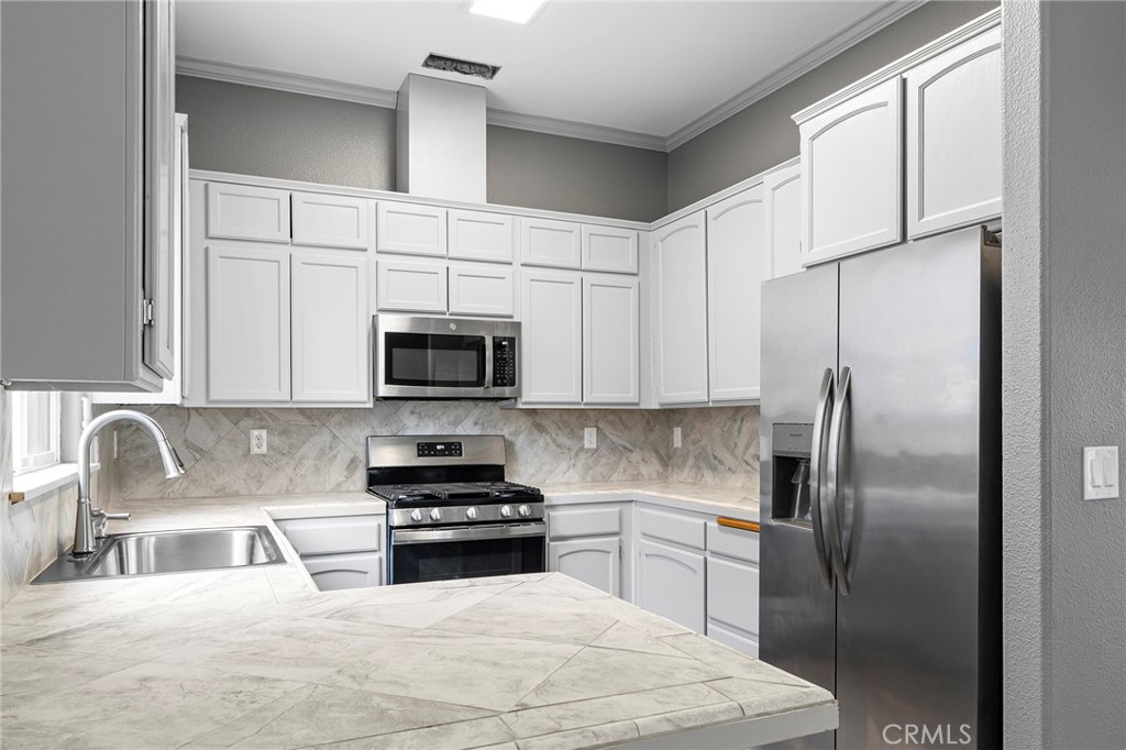 2061 Rochester Property Photo 11