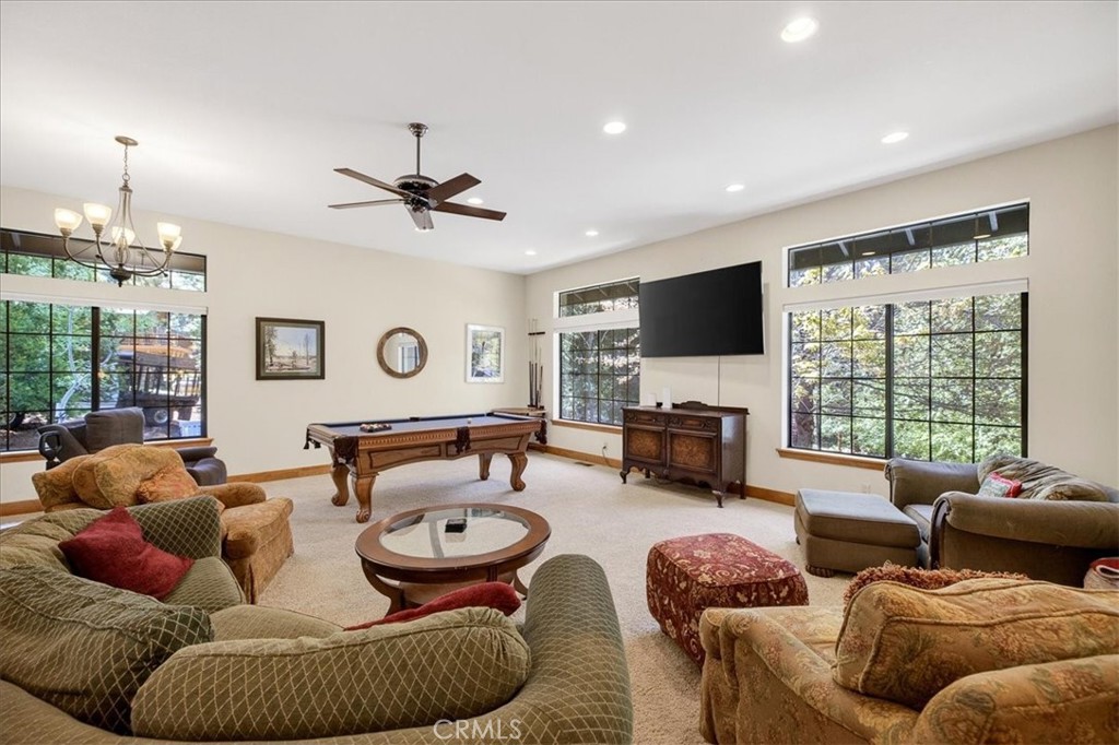 915 Golf Club Property Photo 8
