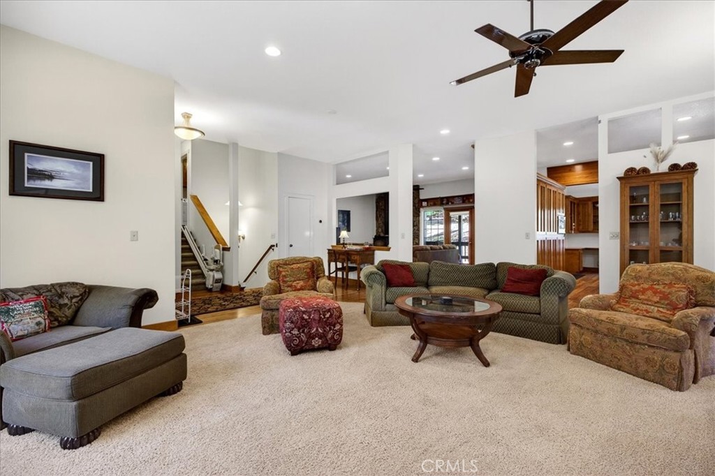 915 Golf Club Property Photo 11