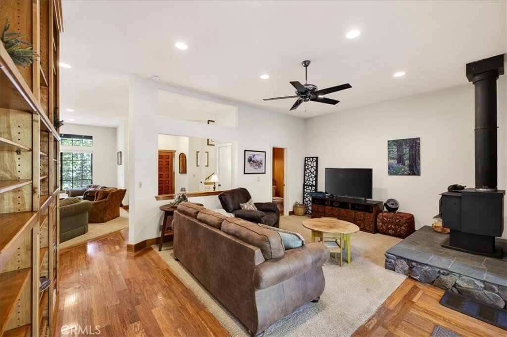 915 Golf Club Property Photo 16