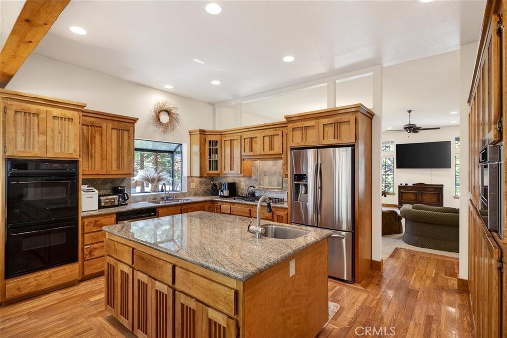 915 Golf Club Property Photo 19