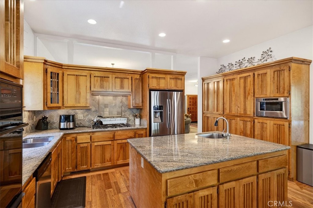 915 Golf Club Property Photo 20