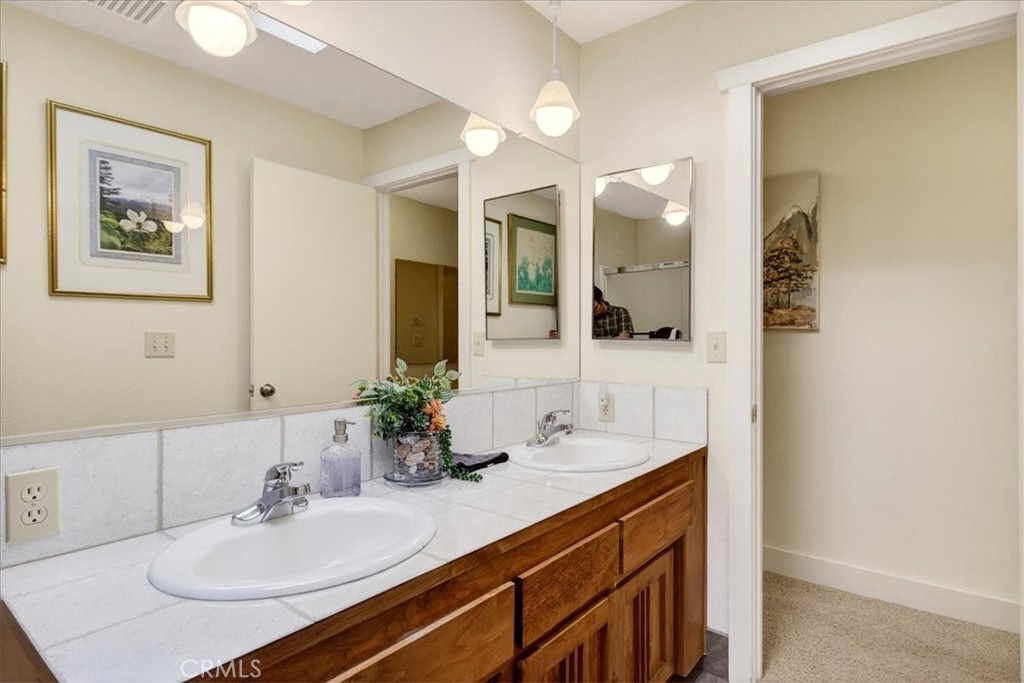 915 Golf Club Property Photo 39