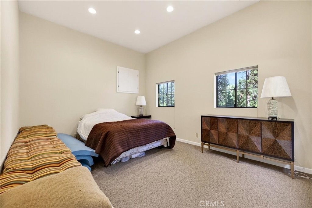 915 Golf Club Property Photo 46