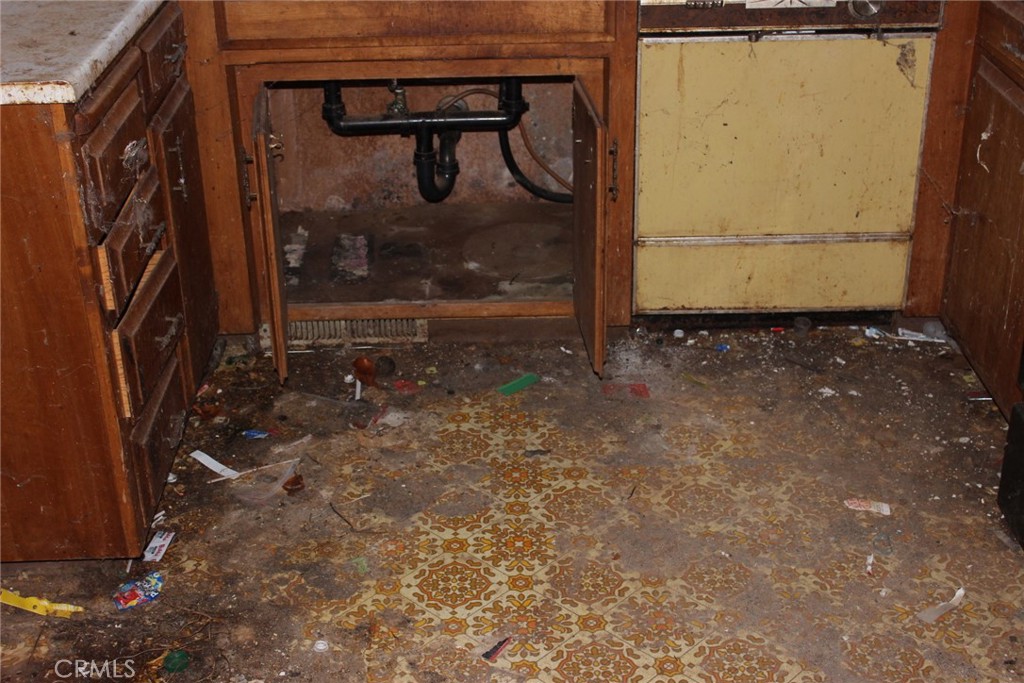 14468 Drew Court Property Photo 3