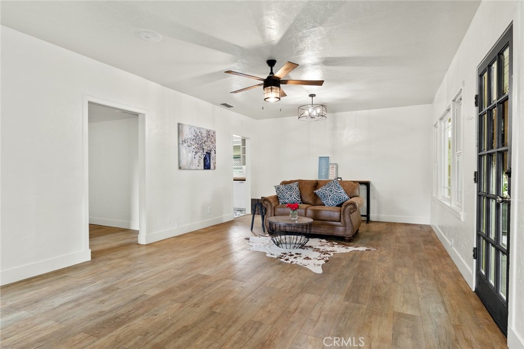 487 E 3rd Avenue A & B Property Photo 5