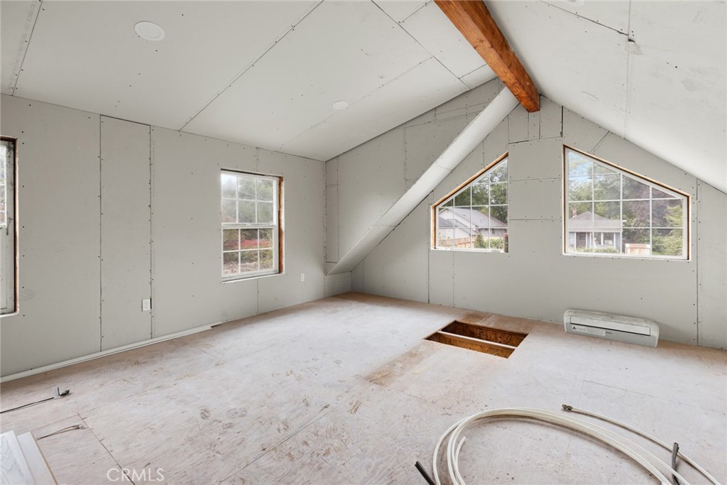 487 E 3rd Avenue A & B Property Photo 23
