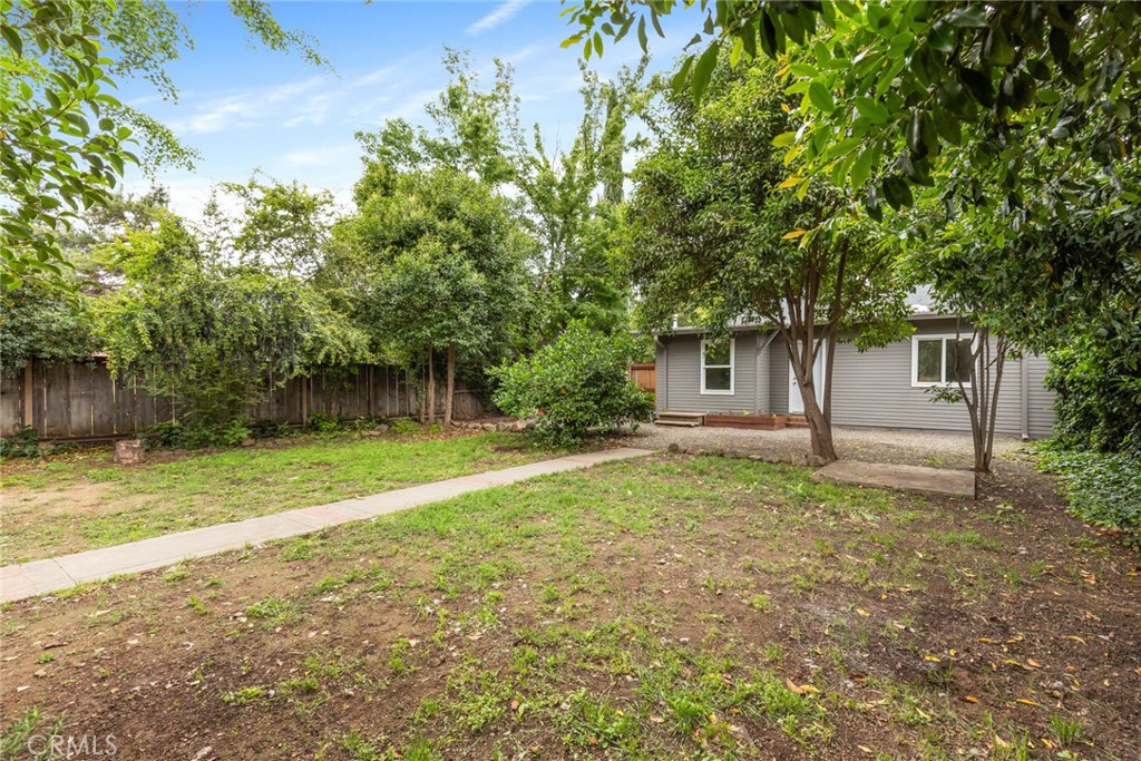 487 E 3rd Avenue A & B Property Photo 29