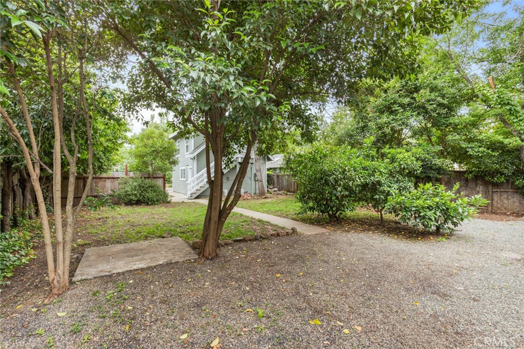 487 E 3rd Avenue A & B Property Photo 32
