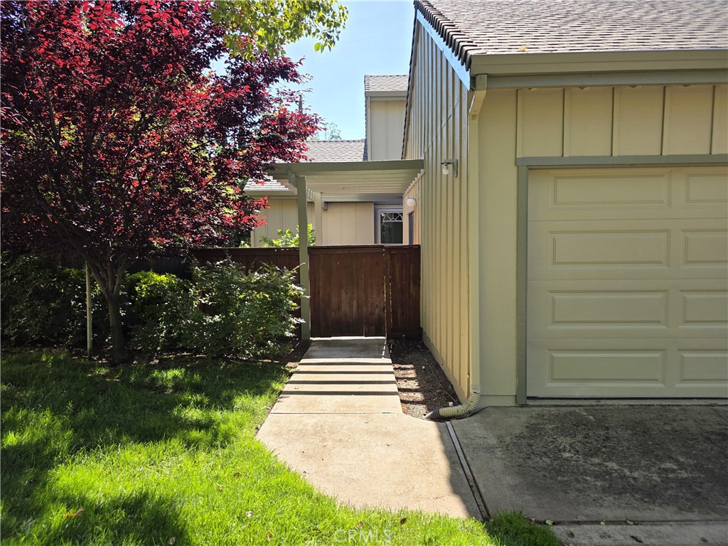 11 Alameda Park Property Photo 2