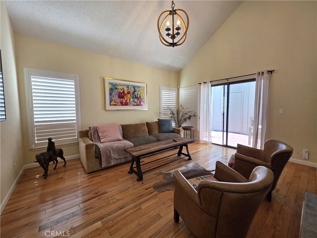 11 Alameda Park Property Photo 4