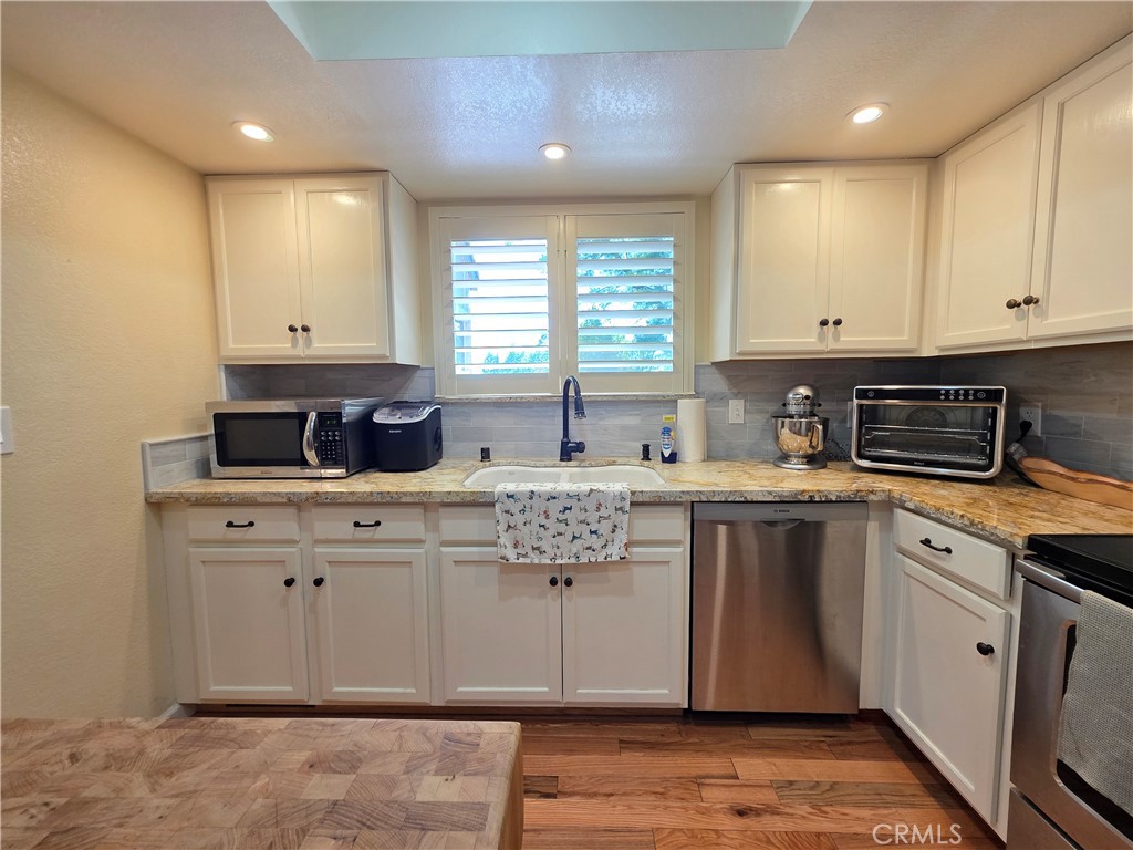 11 Alameda Park Property Photo 5