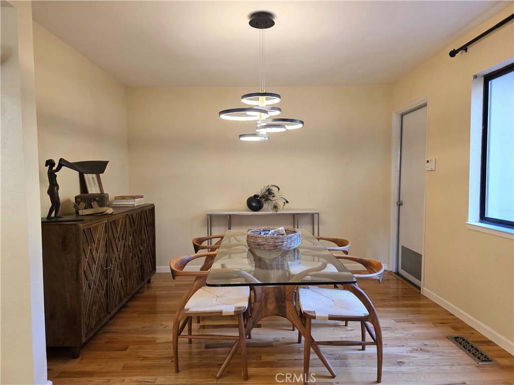 11 Alameda Park Property Photo 9