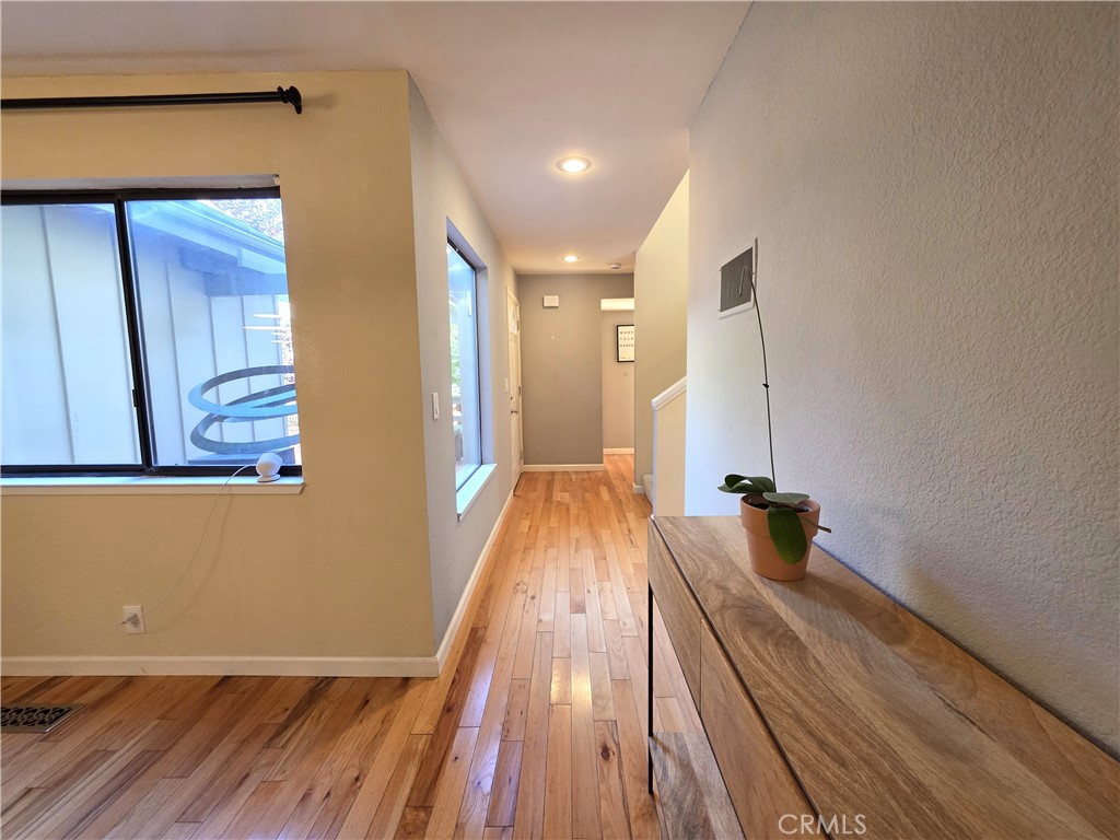 11 Alameda Park Property Photo 13